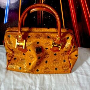 Mcm Boston’s bag clean